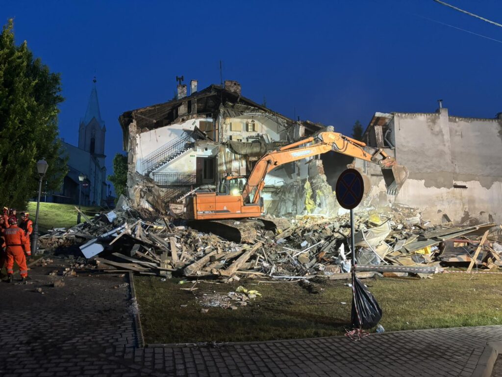 Zawaliła się część budynku u zbiegu ul. Kościelnej i ul. Górnickiego. Foto: OSP Oświęcim