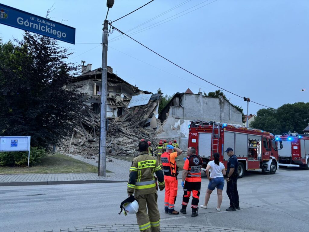 Zawaliła się część budynku u zbiegu ul. Kościelnej i ul. Górnickiego. Foto: OSP Oświęcim