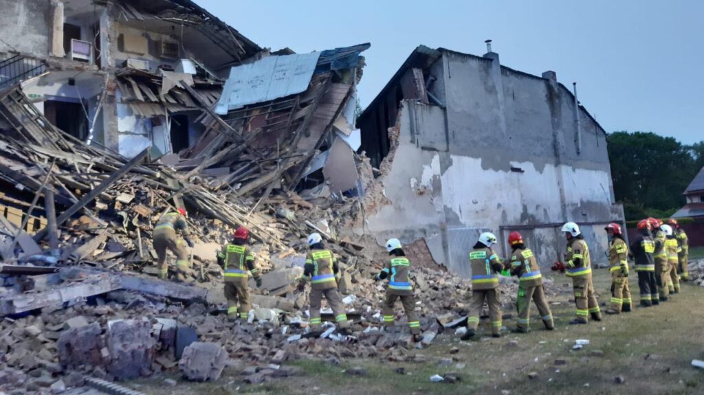 Zawaliła się część budynku u zbiegu ul. Kościelnej i ul. Górnickiego. Foto: OSP Oświęcim