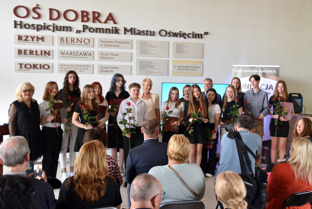 Nagrodzeni uczniowie z 'Chemika' w Oświęcimskim hospicjum