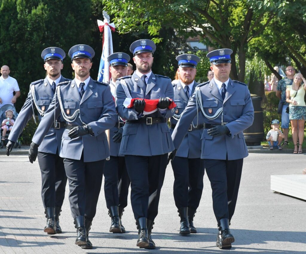 Wręczenie odznaczeń - Wręczenie odznaczeń i awansów policjantom podczas Święta Policji.