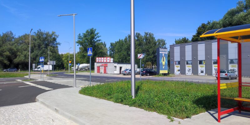 Nowy przystanek autobusowy w Monowicach przy ulicy Unii Europejskiej, Oświęcim.