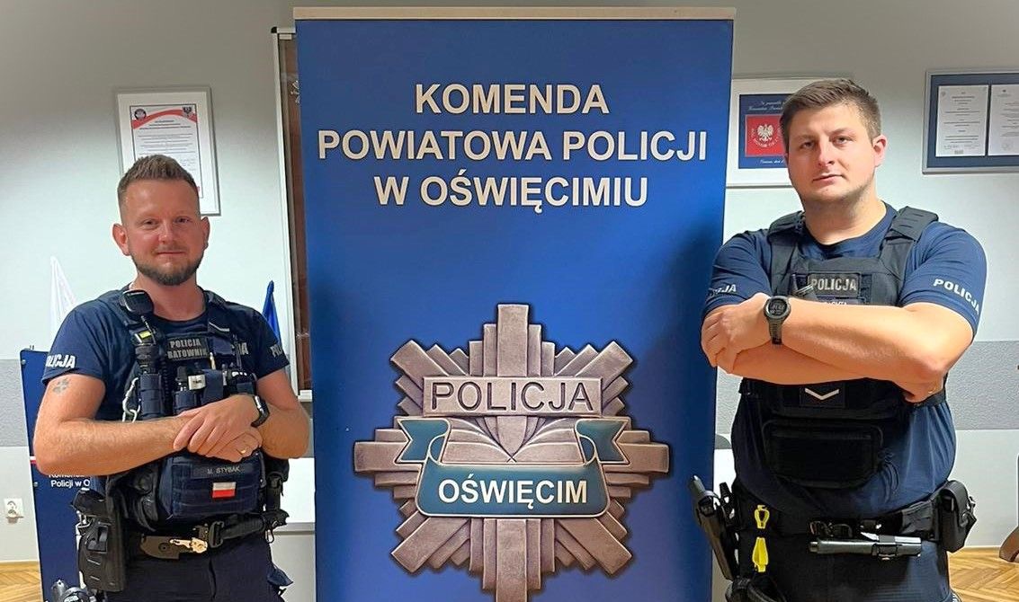 Policjanci z Oświęcimia ratują życie mężczyzny, który dokonał samookaleczenia