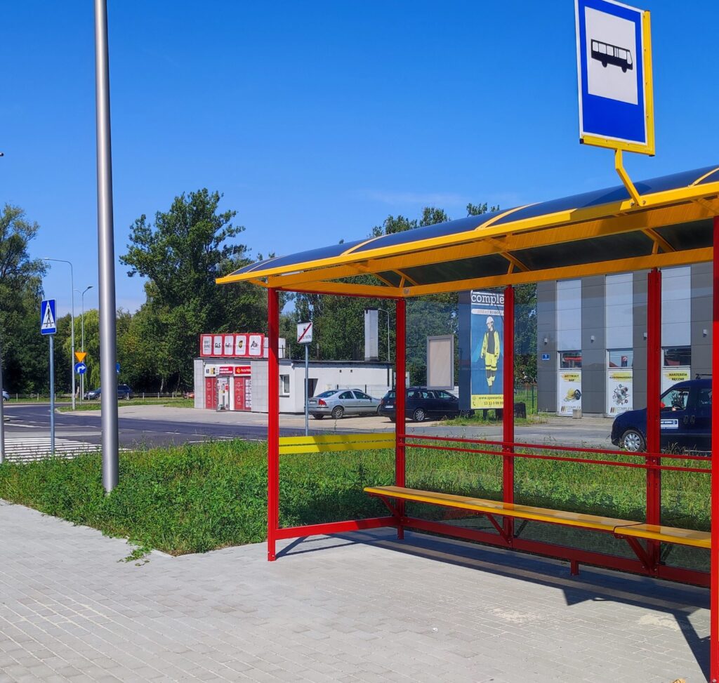 Nowy przystanek autobusowy w Monowicach przy ulicy Unii Europejskiej, Oświęcim.