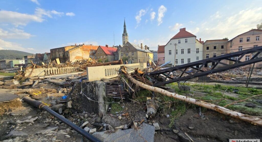 Wsparcie finansowe dla Lądka-Zdroju po powodzi.