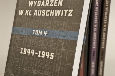 Nowe pięciotomowe wydanie „Kalendarza wydarzeń w KL Auschwitz” już dostępne w księgarniach.