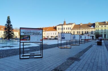 Wystawa „Twarze pomocy” upamiętnia bohaterów pomagających więźniom KL Auschwitz-Birkenau