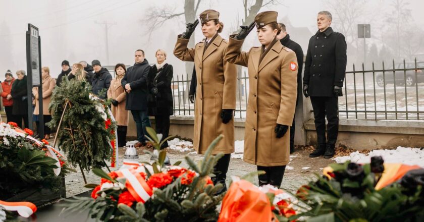 Brzeszcze / 80 rocznica Marszu Śmierci – Złożenie kwiatów © Andrzej Rudiak / Facebook