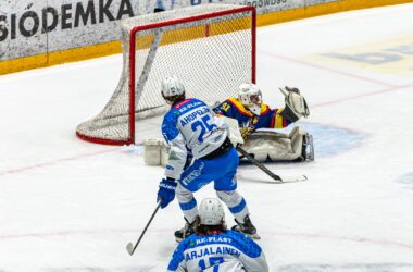 Re-Plast Unia Oświęcim demoluje Podhale Nowy Targ 6:0